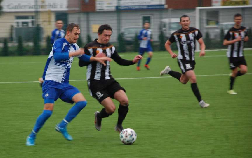 Piłka nożna. IV liga podkarpacka. Mecz Czarni 1910 Jasło - Błękitni Ropczyce 2-0