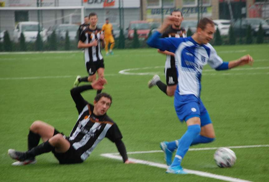 Piłka nożna. IV liga podkarpacka. Mecz Czarni 1910 Jasło - Błękitni Ropczyce 2-0