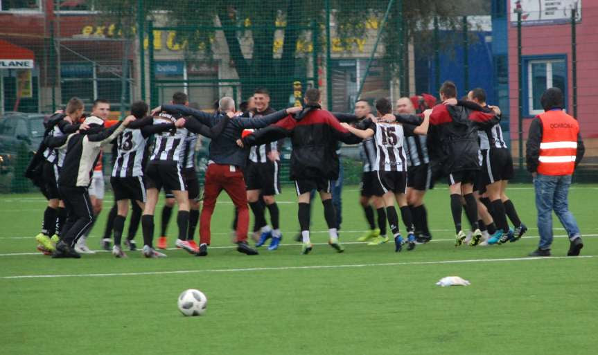 Piłka nożna. IV liga podkarpacka. Mecz Czarni 1910 Jasło - Błękitni Ropczyce 2-0