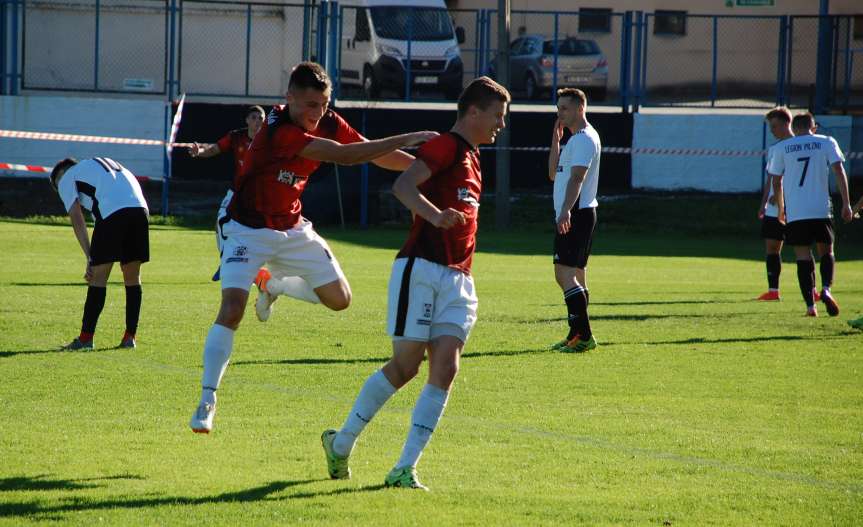 Piłka nożna. IV liga podkarpacka. Mecz Czarni 1910 Jasło - Legion Pilzno 1-1