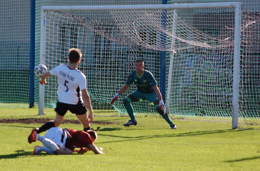 Piłka nożna. IV liga podkarpacka. Mecz Czarni 1910 Jasło - Legion Pilzno 1-1