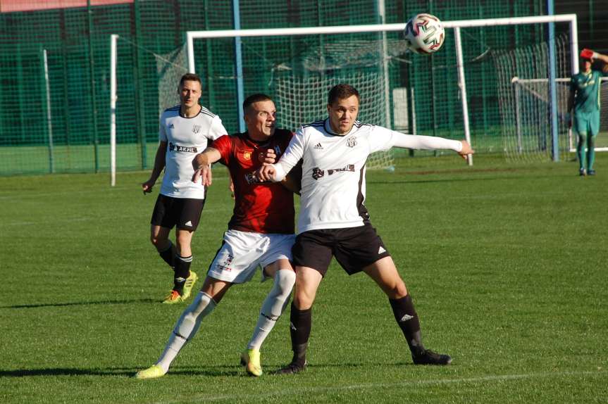 Piłka nożna. IV liga podkarpacka. Mecz Czarni 1910 Jasło - Legion Pilzno 1-1