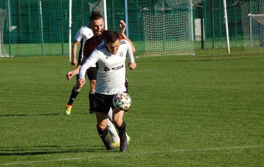 Piłka nożna. IV liga podkarpacka. Mecz Czarni 1910 Jasło - Legion Pilzno 1-1