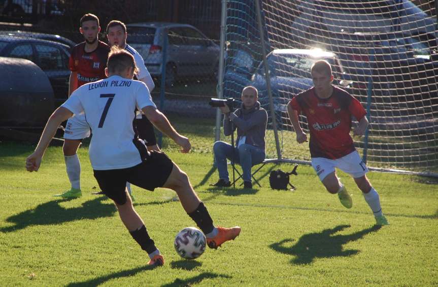 Piłka nożna. IV liga podkarpacka. Mecz Czarni 1910 Jasło - Legion Pilzno 1-1