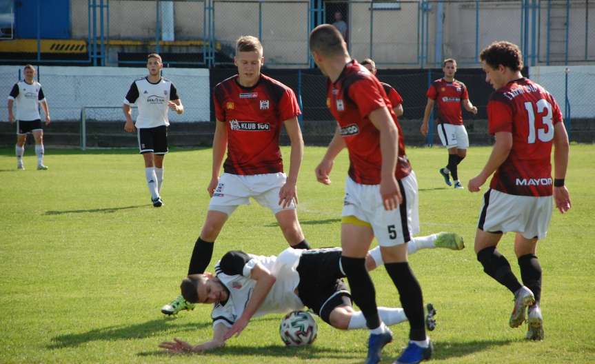 Piłka nożna. IV liga podkarpacka. Mecz Czarni 1910 Jasło - Piast Tuczempy 1-1