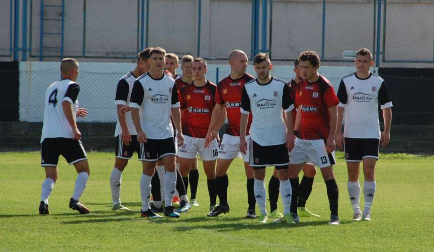 Piłka nożna. IV liga podkarpacka. Mecz Czarni 1910 Jasło - Piast Tuczempy 1-1