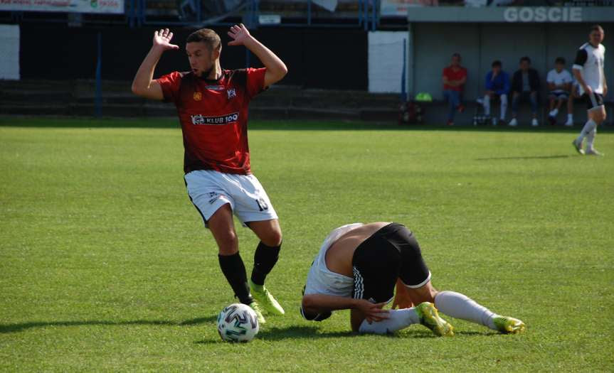 Piłka nożna. IV liga podkarpacka. Mecz Czarni 1910 Jasło - Piast Tuczempy 1-1