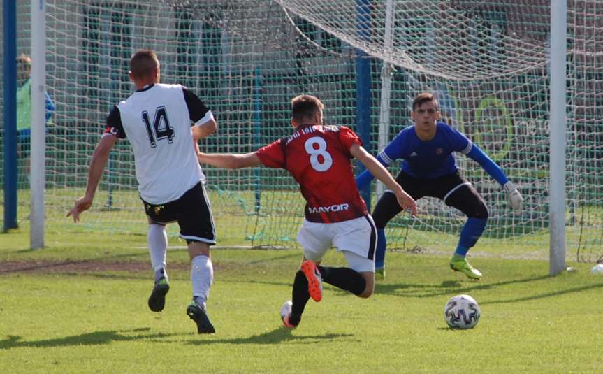 Piłka nożna. IV liga podkarpacka. Mecz Czarni 1910 Jasło - Piast Tuczempy 1-1