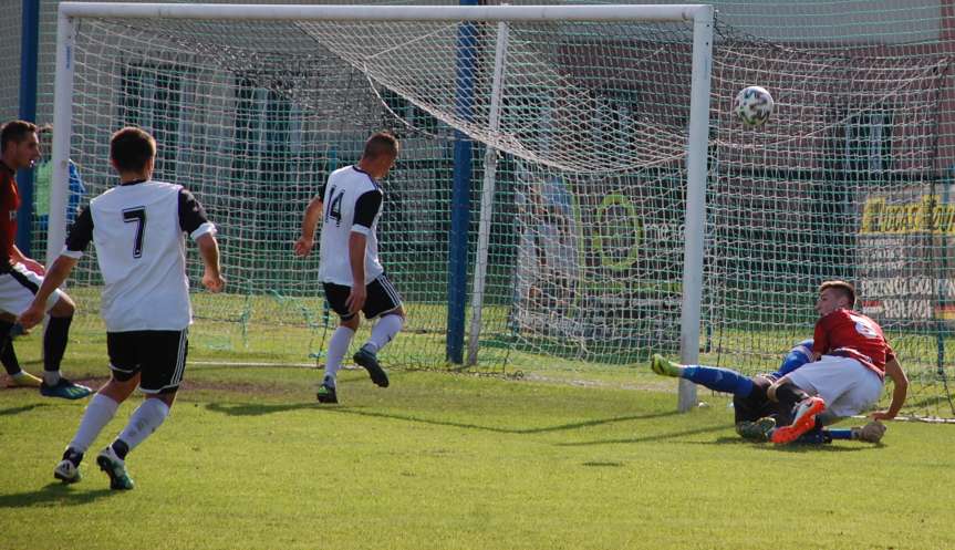 Piłka nożna. IV liga podkarpacka. Mecz Czarni 1910 Jasło - Piast Tuczempy 1-1