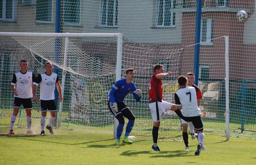 Piłka nożna. IV liga podkarpacka. Mecz Czarni 1910 Jasło - Piast Tuczempy 1-1