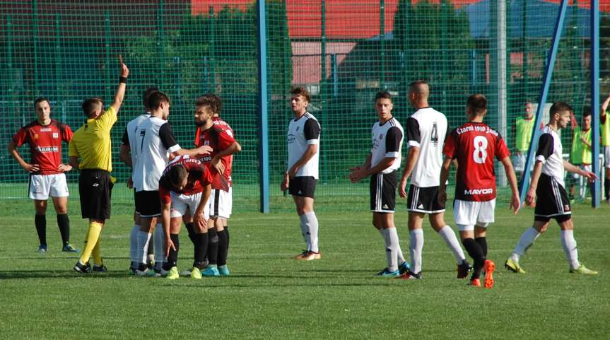 Piłka nożna. IV liga podkarpacka. Mecz Czarni 1910 Jasło - Piast Tuczempy 1-1