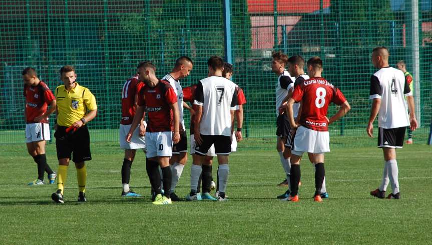 Piłka nożna. IV liga podkarpacka. Mecz Czarni 1910 Jasło - Piast Tuczempy 1-1