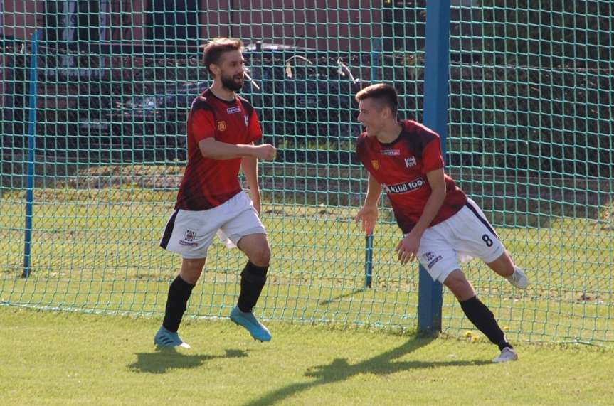 Piłka nożna. IV liga podkarpacka. Mecz Czarni 1910 Jasło - Piast Tuczempy 1-1