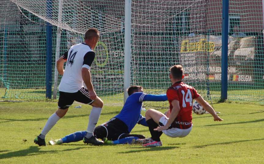 Piłka nożna. IV liga podkarpacka. Mecz Czarni 1910 Jasło - Piast Tuczempy 1-1