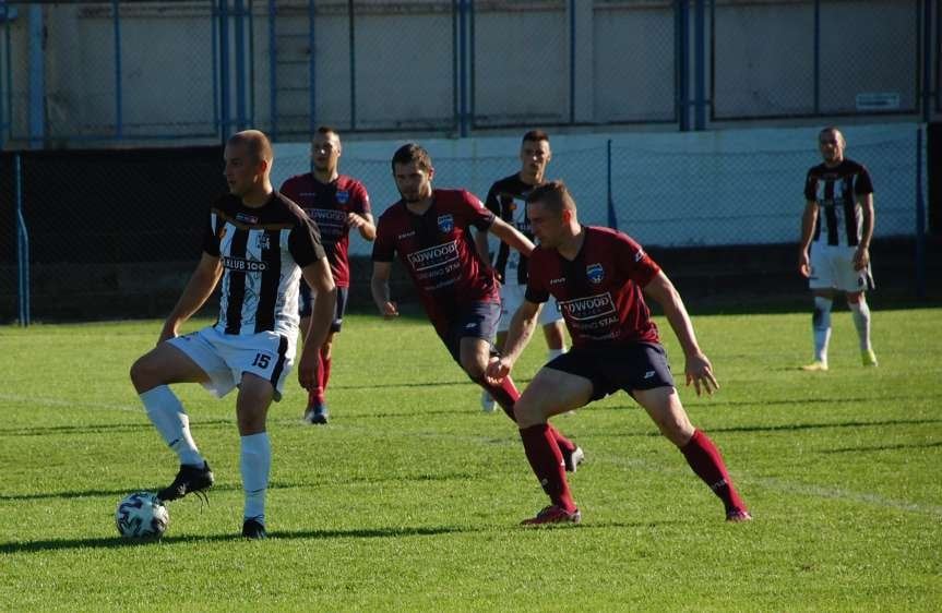 Piłka nożna. IV liga podkarpacka. Mecz Czarni 1910 Jasło - Wisłok Wiśniowa 1-3