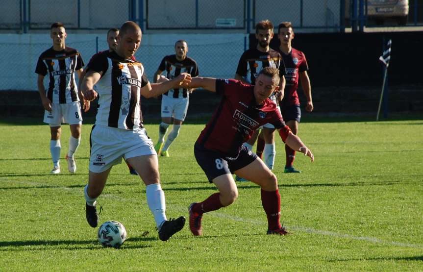 Piłka nożna. IV liga podkarpacka. Mecz Czarni 1910 Jasło - Wisłok Wiśniowa 1-3