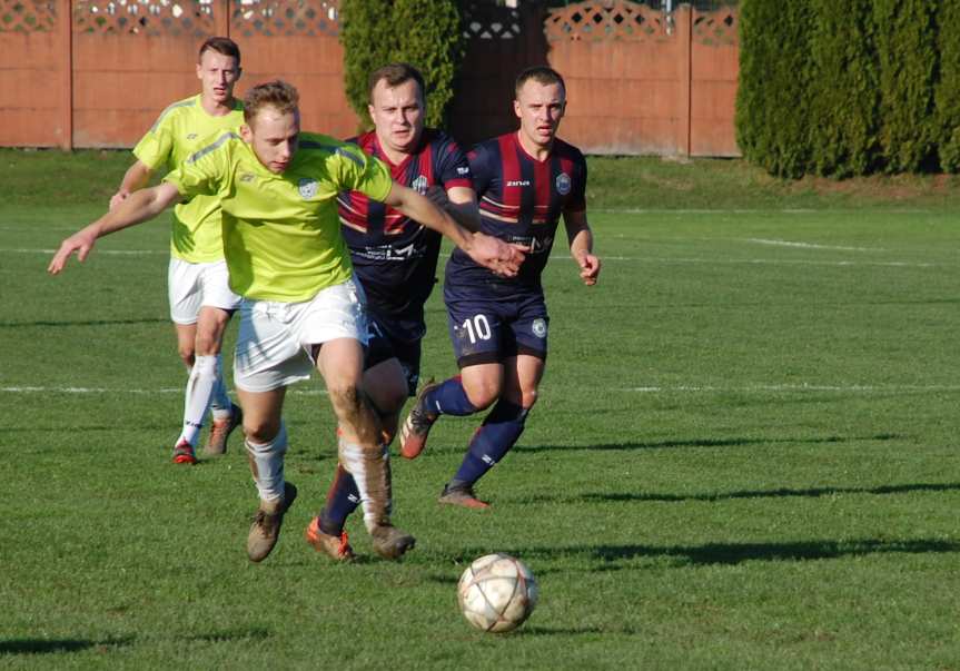 Piłka nożna. V liga krośnieńska. LKS Skołyszyn - Ostoja Kołaczyce 2-2