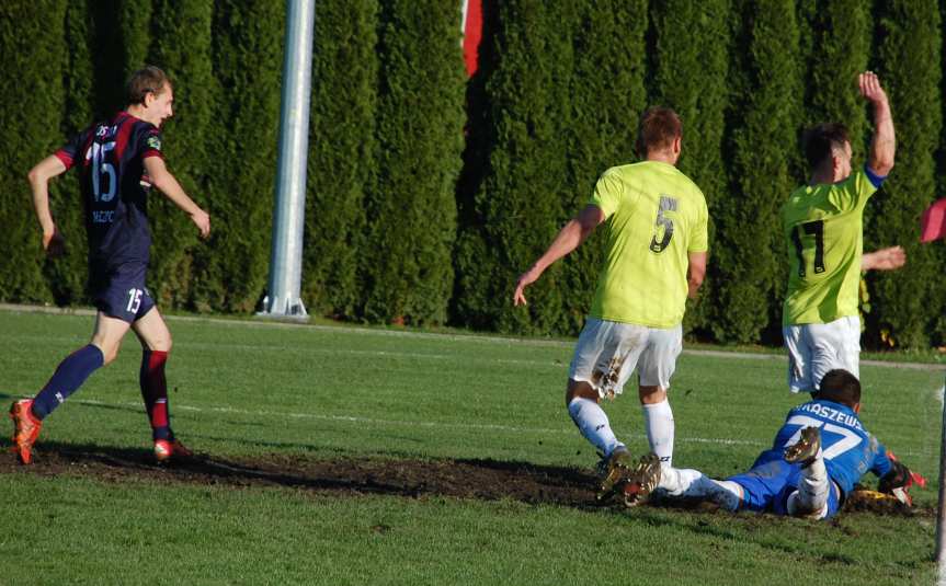 Piłka nożna. V liga krośnieńska. LKS Skołyszyn - Ostoja Kołaczyce 2-2