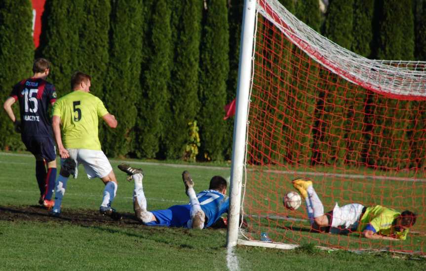 Piłka nożna. V liga krośnieńska. LKS Skołyszyn - Ostoja Kołaczyce 2-2