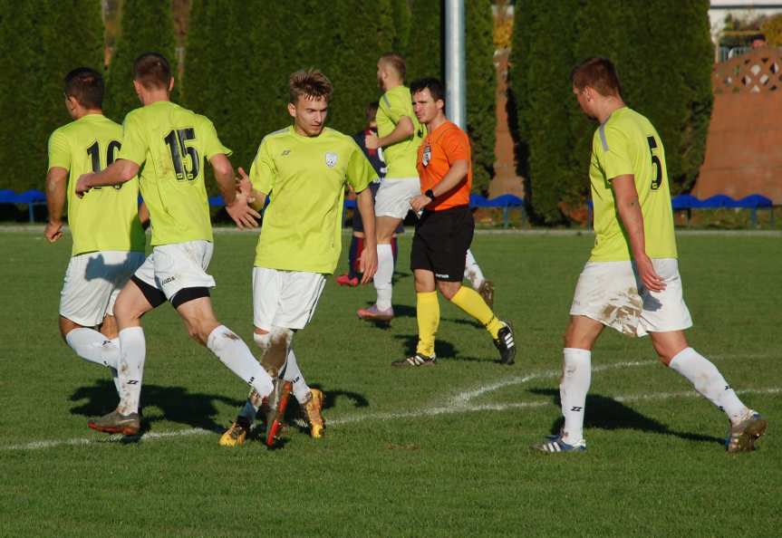 Piłka nożna. V liga krośnieńska. LKS Skołyszyn - Ostoja Kołaczyce 2-2