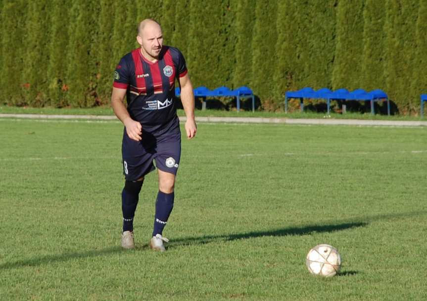 Piłka nożna. V liga krośnieńska. LKS Skołyszyn - Ostoja Kołaczyce 2-2