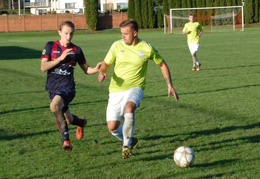 Piłka nożna. V liga krośnieńska. LKS Skołyszyn - Ostoja Kołaczyce 2-2