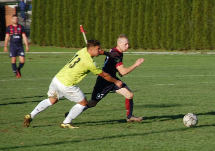 Piłka nożna. V liga krośnieńska. LKS Skołyszyn - Ostoja Kołaczyce 2-2