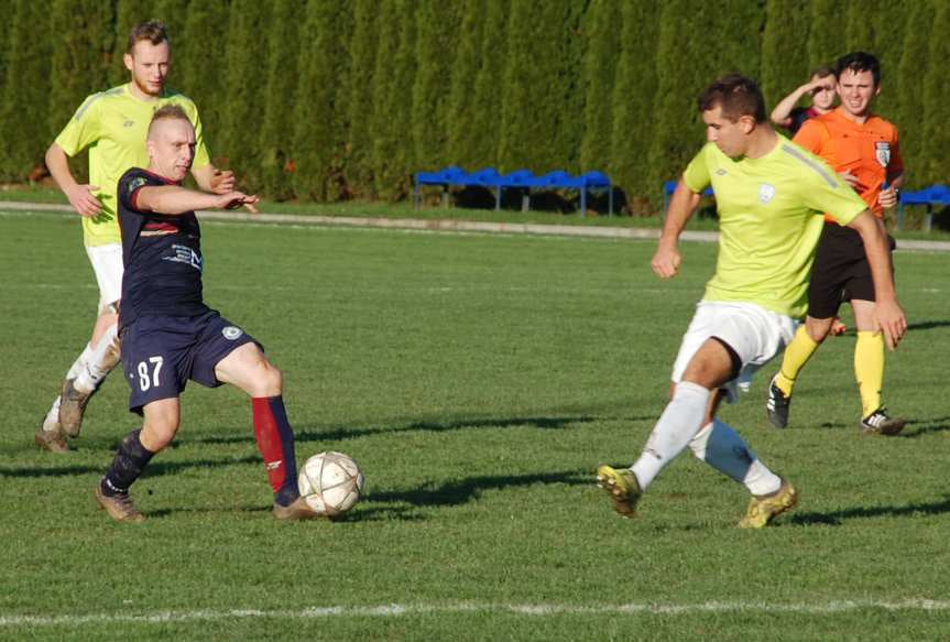 Piłka nożna. V liga krośnieńska. LKS Skołyszyn - Ostoja Kołaczyce 2-2