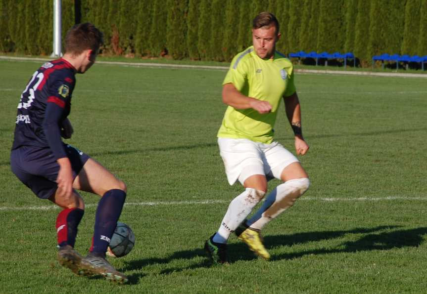 Piłka nożna. V liga krośnieńska. LKS Skołyszyn - Ostoja Kołaczyce 2-2