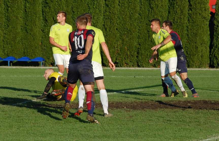 Piłka nożna. V liga krośnieńska. LKS Skołyszyn - Ostoja Kołaczyce 2-2