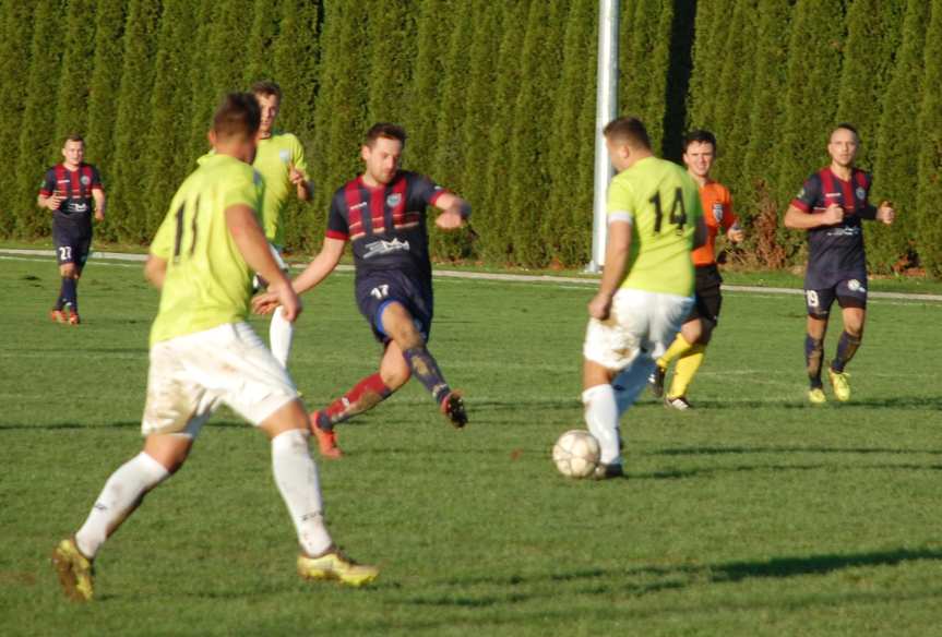 Piłka nożna. V liga krośnieńska. LKS Skołyszyn - Ostoja Kołaczyce 2-2