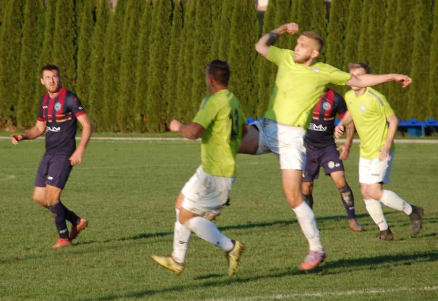 Piłka nożna. V liga krośnieńska. LKS Skołyszyn - Ostoja Kołaczyce 2-2