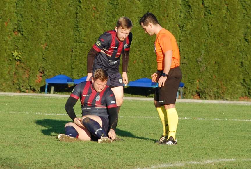 Piłka nożna. V liga krośnieńska. LKS Skołyszyn - Ostoja Kołaczyce 2-2