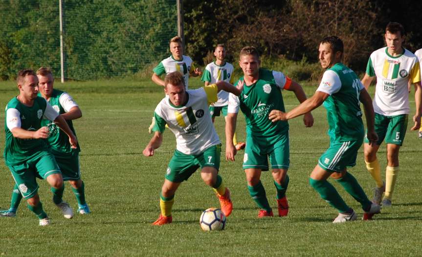 Piłka nożna. V liga krośnieńska. Mecz LKS Czeluśnica - Bieszczady Arłamów Ustrzyki Dolne