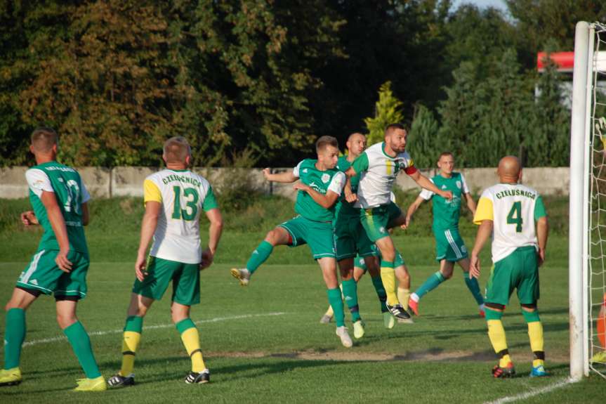 Piłka nożna. V liga krośnieńska. Mecz LKS Czeluśnica - Bieszczady Arłamów Ustrzyki Dolne