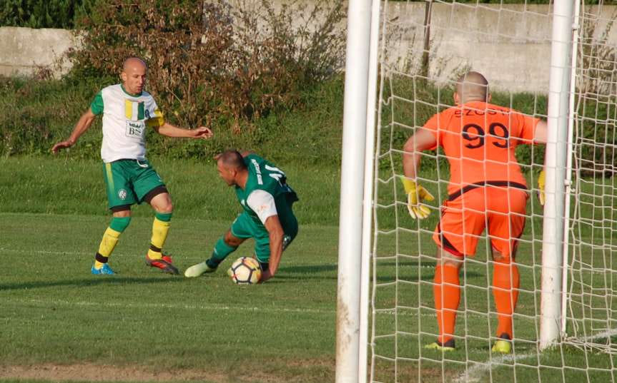 Piłka nożna. V liga krośnieńska. Mecz LKS Czeluśnica - Bieszczady Arłamów Ustrzyki Dolne