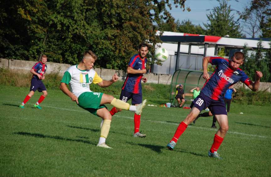 Piłka nożna. V liga krośnieńska. Mecz LKS Czeluśnica - Orzeł Faliszówka 0-0