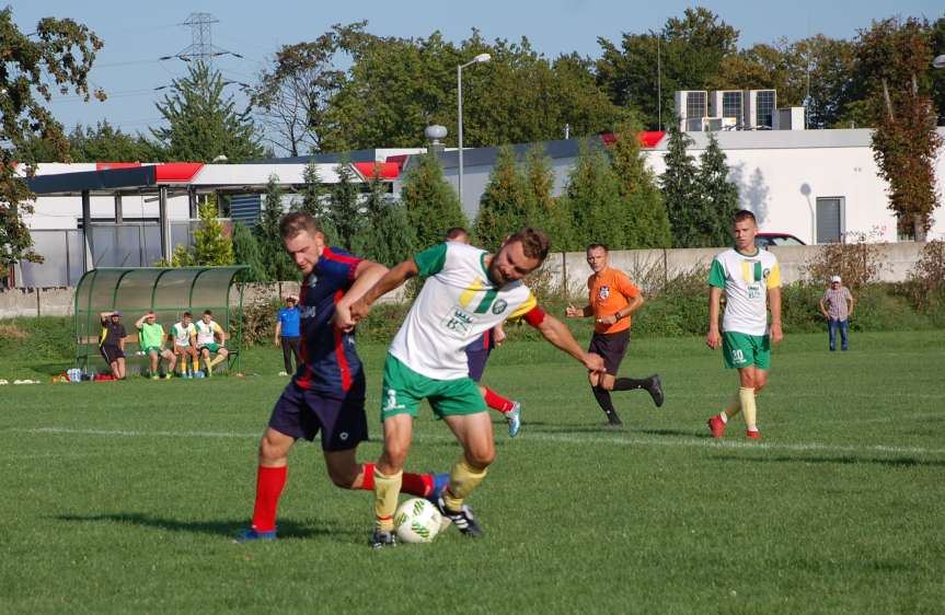 Piłka nożna. V liga krośnieńska. Mecz LKS Czeluśnica - Orzeł Faliszówka 0-0