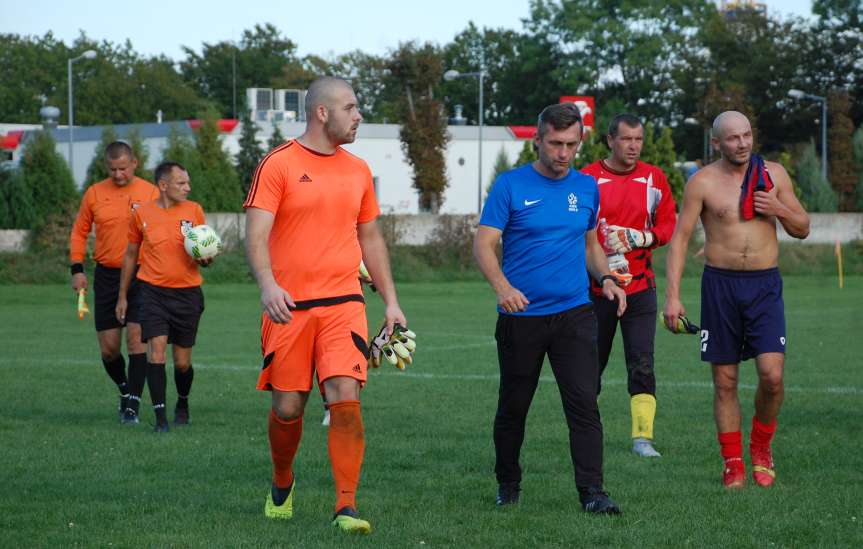 Piłka nożna. V liga krośnieńska. Mecz LKS Czeluśnica - Orzeł Faliszówka 0-0