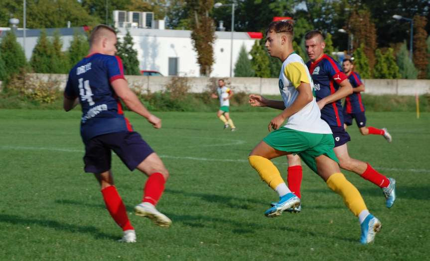 Piłka nożna. V liga krośnieńska. Mecz LKS Czeluśnica - Orzeł Faliszówka 0-0