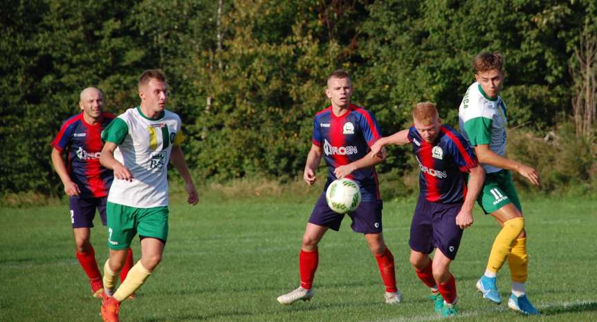 Piłka nożna. V liga krośnieńska. Mecz LKS Czeluśnica - Orzeł Faliszówka 0-0