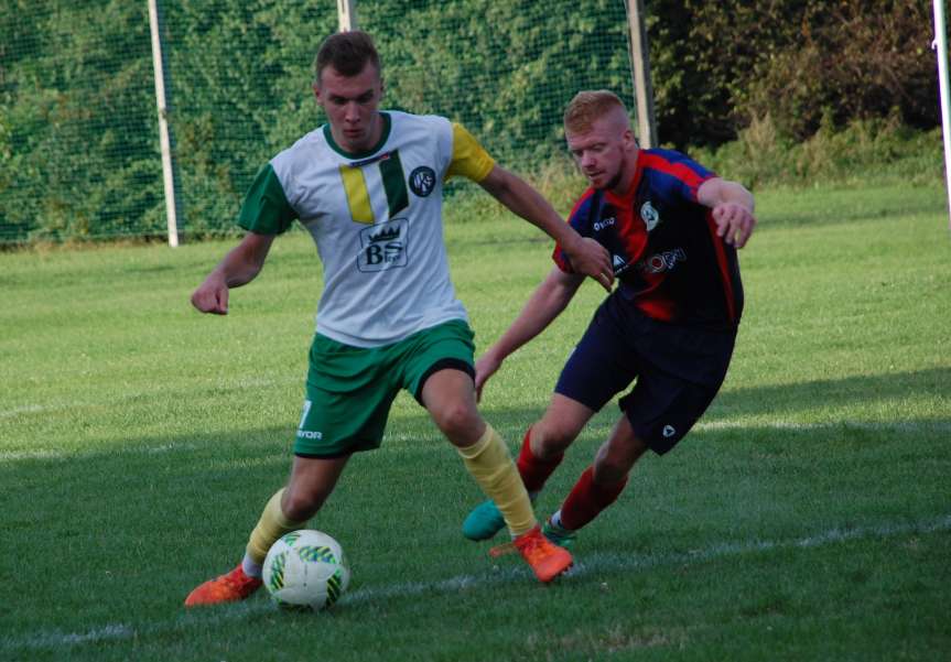 Piłka nożna. V liga krośnieńska. Mecz LKS Czeluśnica - Orzeł Faliszówka 0-0