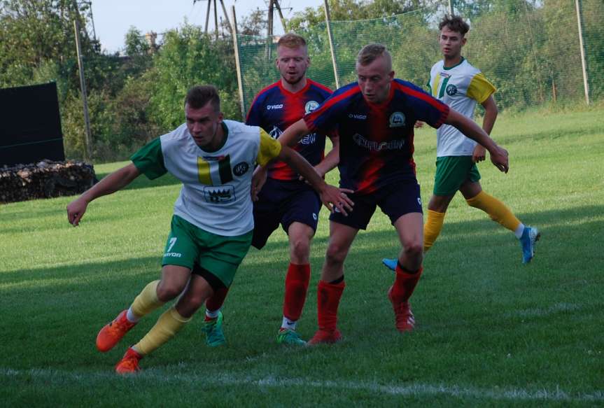 Piłka nożna. V liga krośnieńska. Mecz LKS Czeluśnica - Orzeł Faliszówka 0-0