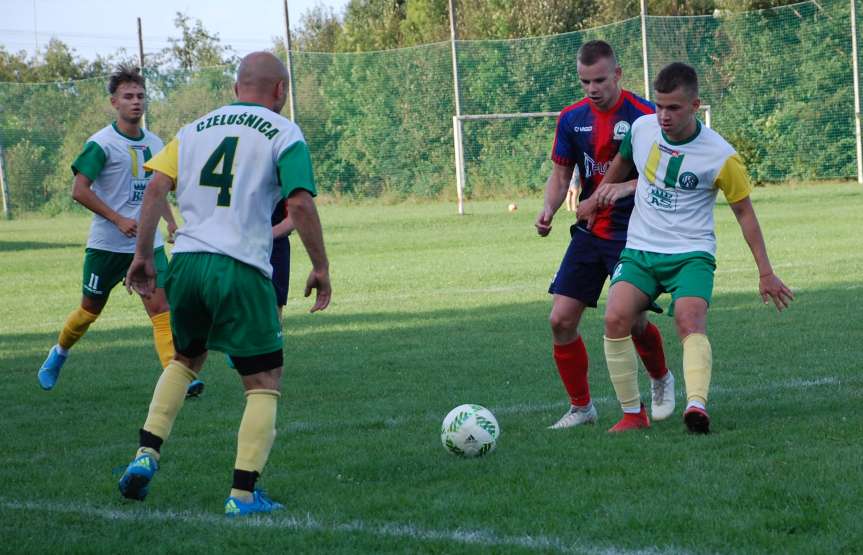 Piłka nożna. V liga krośnieńska. Mecz LKS Czeluśnica - Orzeł Faliszówka 0-0