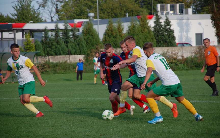 Piłka nożna. V liga krośnieńska. Mecz LKS Czeluśnica - Orzeł Faliszówka 0-0