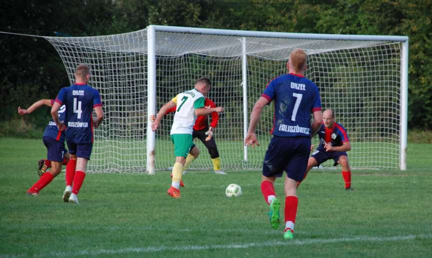 Piłka nożna. V liga krośnieńska. Mecz LKS Czeluśnica - Orzeł Faliszówka 0-0