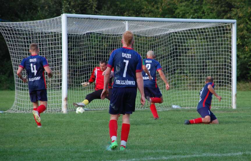 Piłka nożna. V liga krośnieńska. Mecz LKS Czeluśnica - Orzeł Faliszówka 0-0