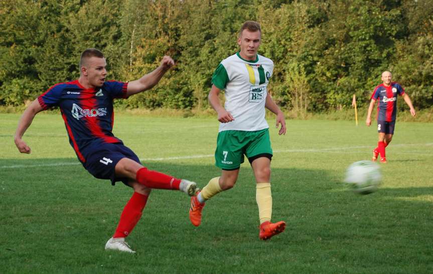 Piłka nożna. V liga krośnieńska. Mecz LKS Czeluśnica - Orzeł Faliszówka 0-0