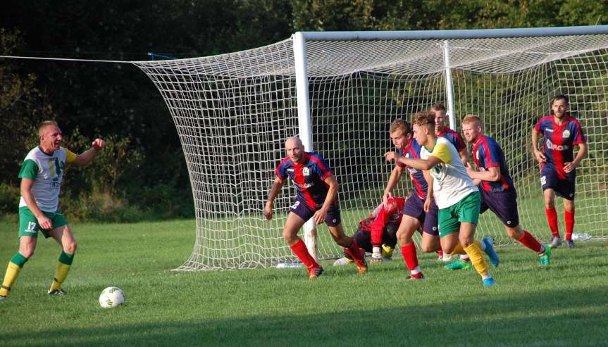 Piłka nożna. V liga krośnieńska. Mecz LKS Czeluśnica - Orzeł Faliszówka 0-0