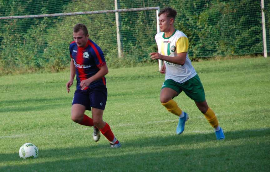 Piłka nożna. V liga krośnieńska. Mecz LKS Czeluśnica - Orzeł Faliszówka 0-0